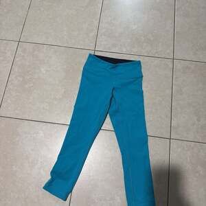 Lululemon Capri Leggings, Teal Blue Women's Activewear size 2
